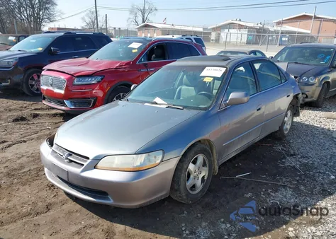 2000 Honda Accord 3.0 Ex z USA, uszkodzony, nr VIN 1HGCG1656YA078338